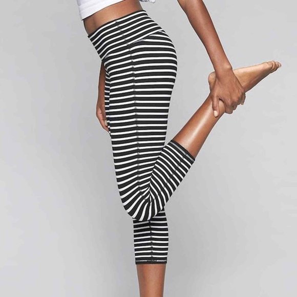 Athleta Pants & Jumpsuits Athleta Chaturanga Crop Tights Leggings